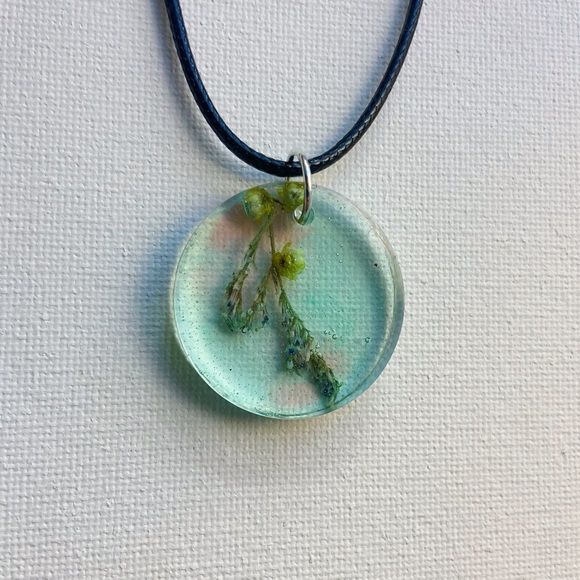 Handmade Mint and Coral Floral Resin Round Pendant Necklace on Etsy - Picture 2 of 8